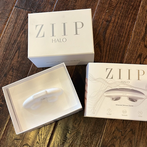 COPY - ZIIP Halo advanced skincare device - Picture 3 of 8